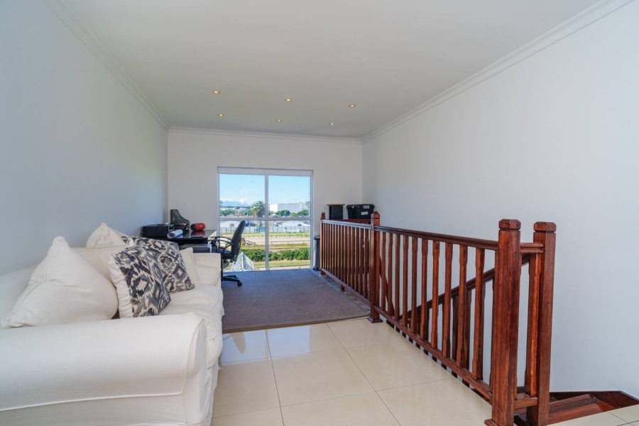 3 Bedroom Property for Sale in Royal Ascot Western Cape